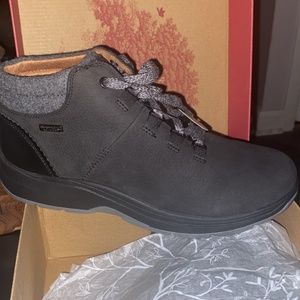 Women’s Hiking Boots